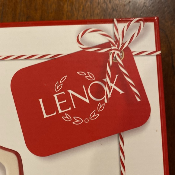 Lenox Cardinal handled hors D’oeurves tray - Picture 4 of 8